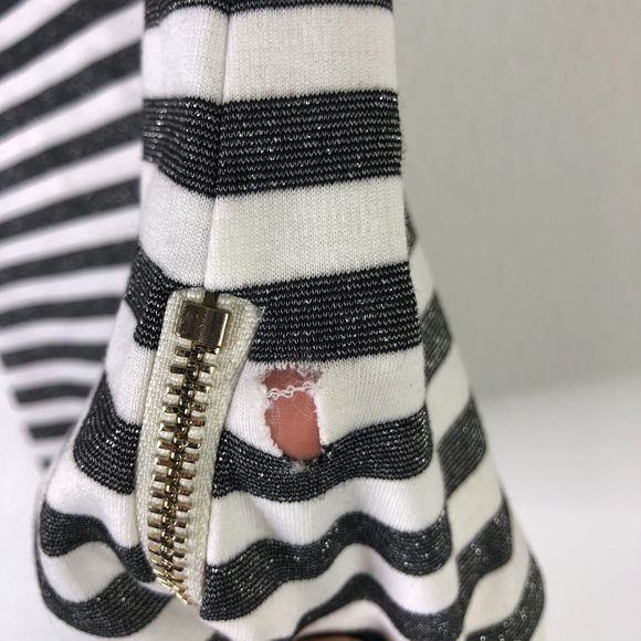 BROOKE SHIELDS Striped Short Sleeve Top - Picture 5 of 8